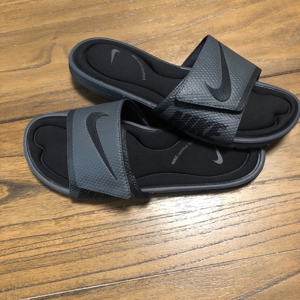 Nike slides